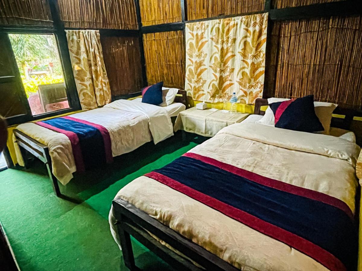 Hotel Tharu Garden And Beer Bar Читван Экстерьер фото